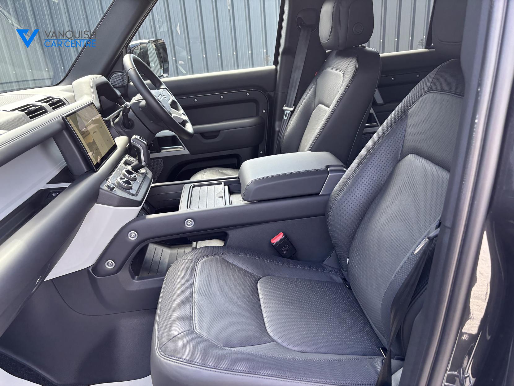 Land Rover Defender 110 3.0 D300 MHEV X-Dynamic HSE SUV 5dr Diesel Auto 4WD Euro 6 (s/s) (300 ps)