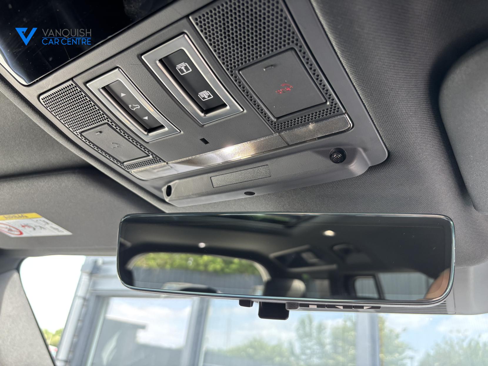 Land Rover Defender 110 3.0 D300 MHEV X-Dynamic HSE SUV 5dr Diesel Auto 4WD Euro 6 (s/s) (300 ps)