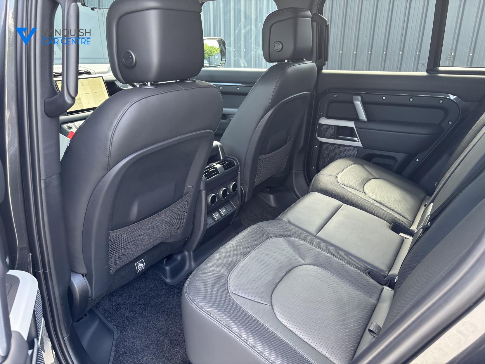 Land Rover Defender 110 3.0 D300 MHEV X-Dynamic HSE SUV 5dr Diesel Auto 4WD Euro 6 (s/s) (300 ps)