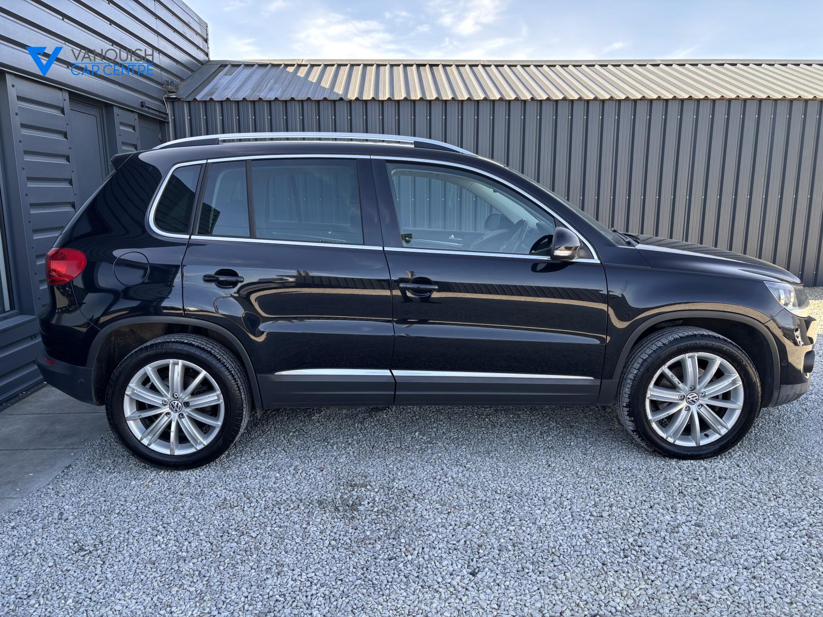 Volkswagen Tiguan 2.0 TDI BlueMotion Tech Sport SUV 5dr Diesel DSG 4WD Euro 5 (s/s) (140 ps)
