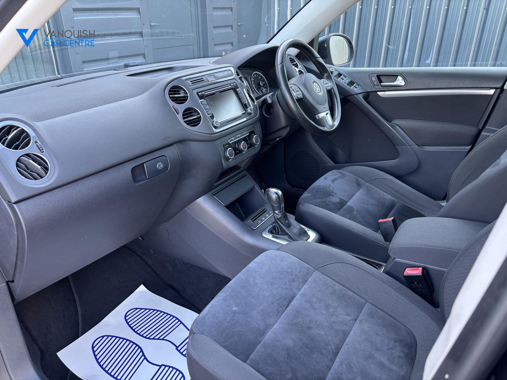 Volkswagen Tiguan 2.0 TDI BlueMotion Tech Sport SUV 5dr Diesel DSG 4WD Euro 5 (s/s) (140 ps)