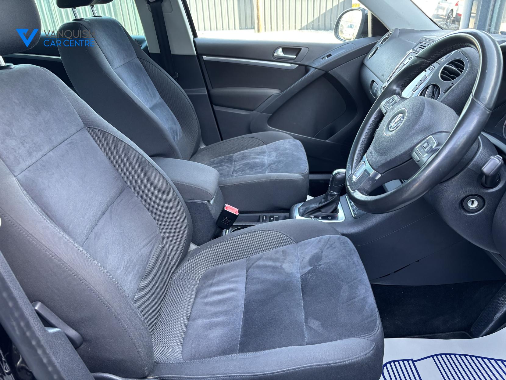 Volkswagen Tiguan 2.0 TDI BlueMotion Tech Sport SUV 5dr Diesel DSG 4WD Euro 5 (s/s) (140 ps)