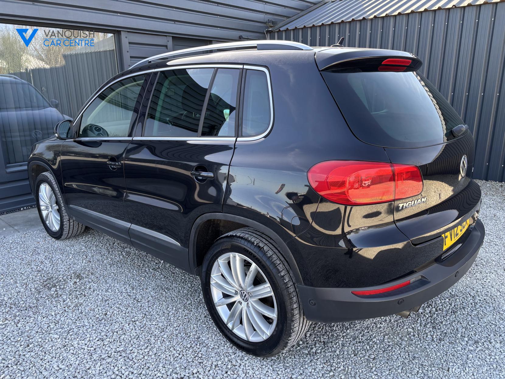 Volkswagen Tiguan 2.0 TDI BlueMotion Tech Sport SUV 5dr Diesel DSG 4WD Euro 5 (s/s) (140 ps)