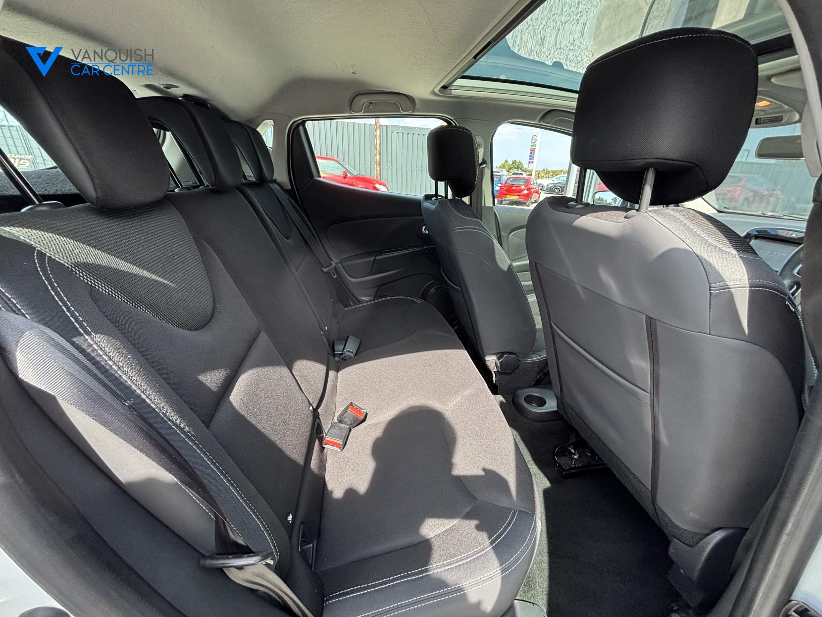 Renault Clio 0.9 TCe Dynamique Nav Hatchback 5dr Petrol Manual Euro 6 (s/s) (90 ps)