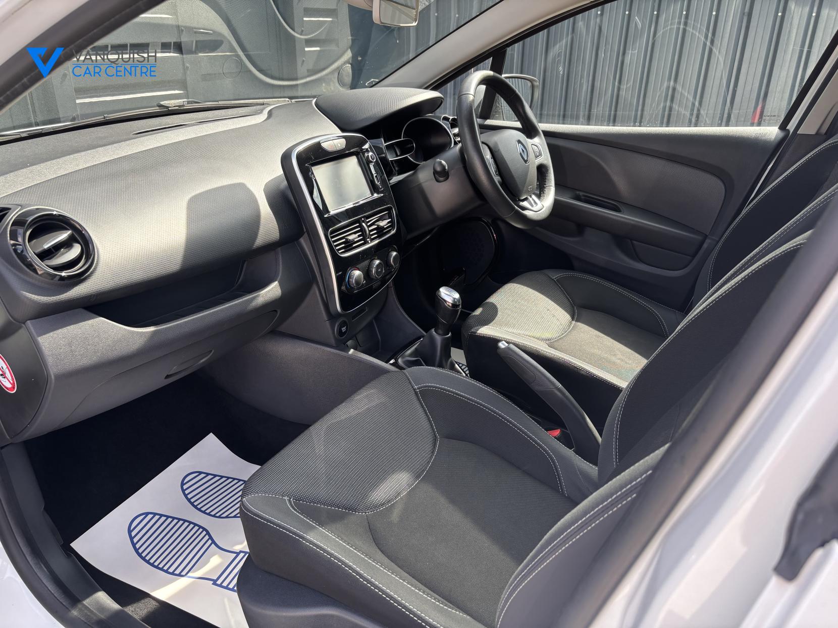 Renault Clio 0.9 TCe Dynamique Nav Hatchback 5dr Petrol Manual Euro 6 (s/s) (90 ps)