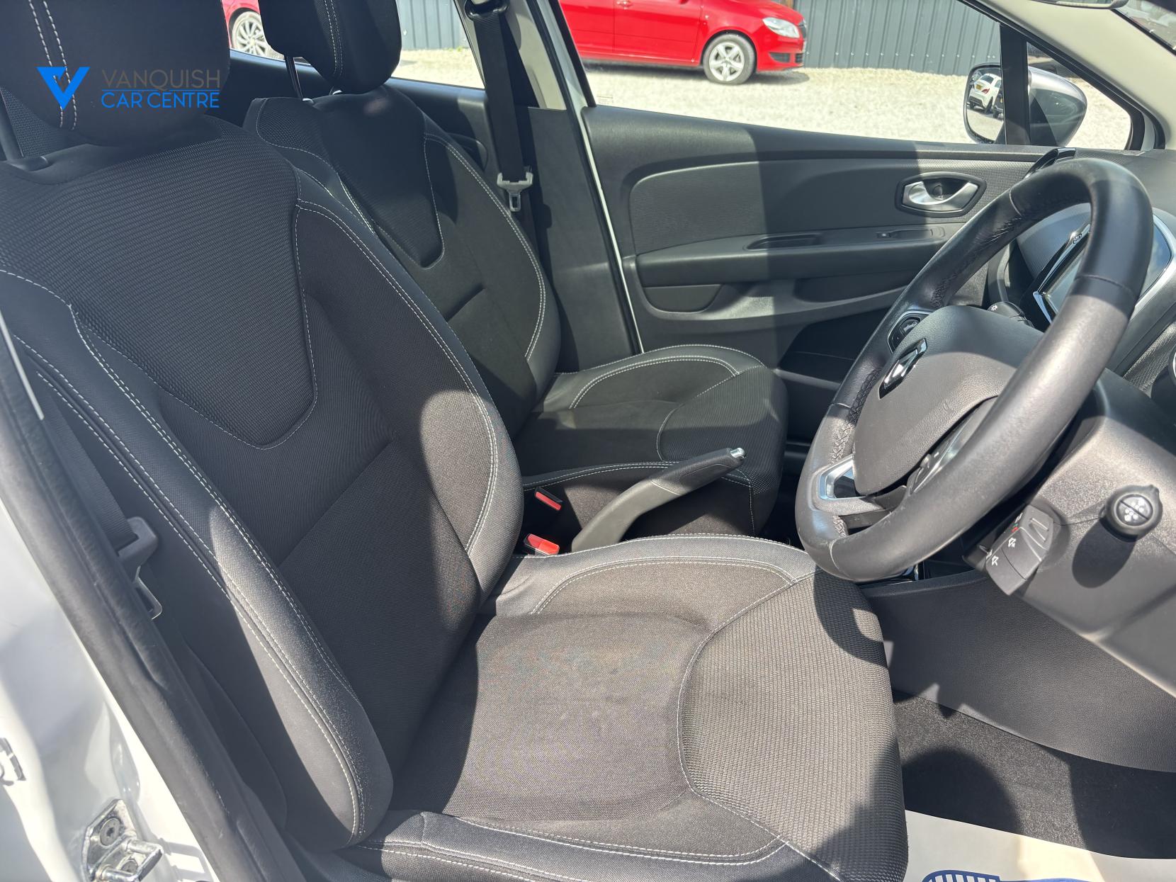 Renault Clio 0.9 TCe Dynamique Nav Hatchback 5dr Petrol Manual Euro 6 (s/s) (90 ps)