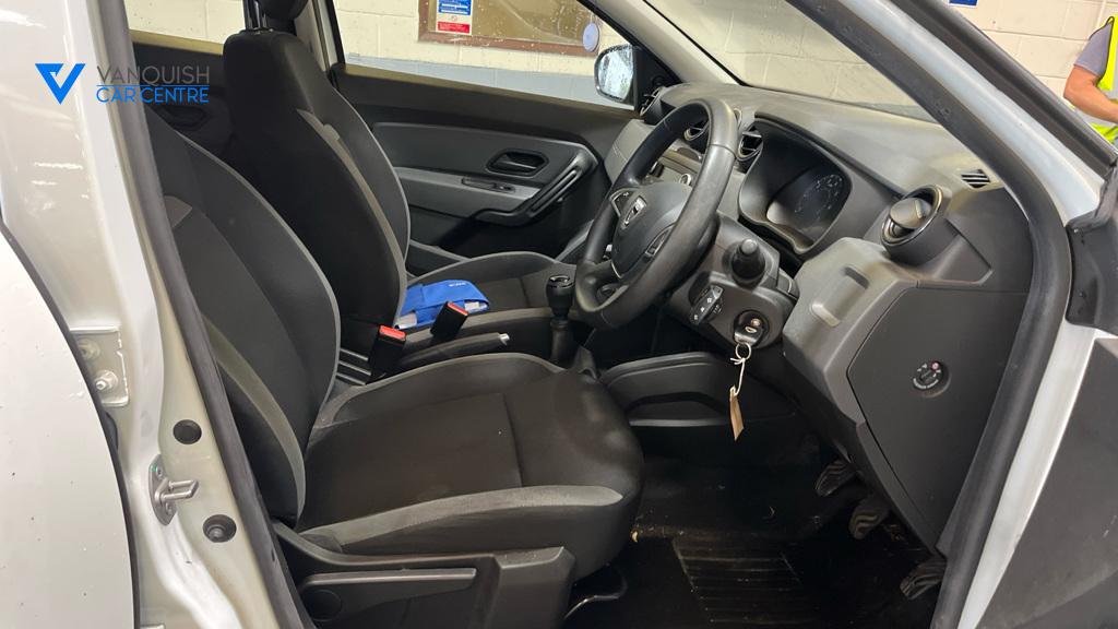 Dacia Duster 1.6 SCe Essential SUV 5dr Petrol Manual Euro 6 (s/s) (115 ps)