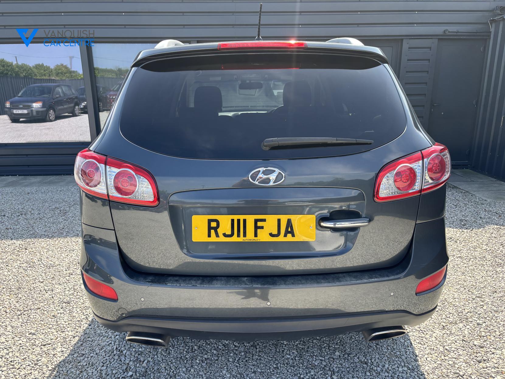 Hyundai Santa Fe 2.2 CRDi Premium SUV 5dr Diesel Auto 4WD Euro 5 (5 seat) (194 bhp)
