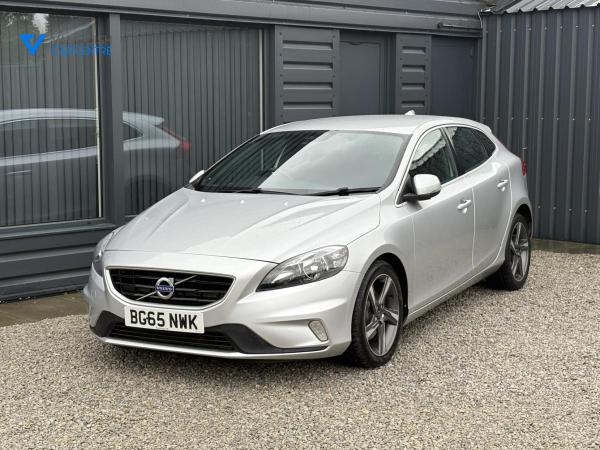 Volvo V40 2.0 T2 R-Design Hatchback 5dr Petrol Manual Euro 6 (s/s) (122 ps)