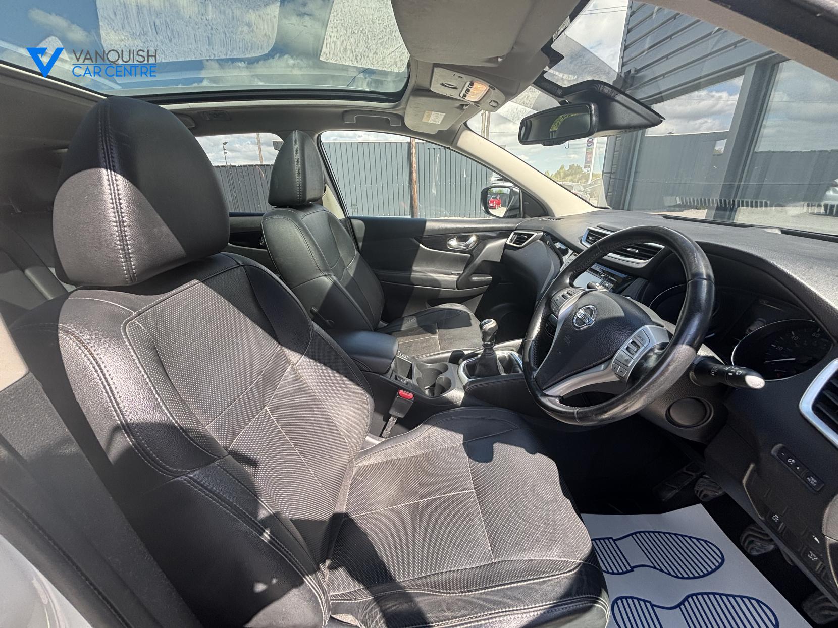 Nissan Qashqai 1.5 dCi Tekna SUV 5dr Diesel Manual 2WD Euro 6 (s/s) (110 ps)