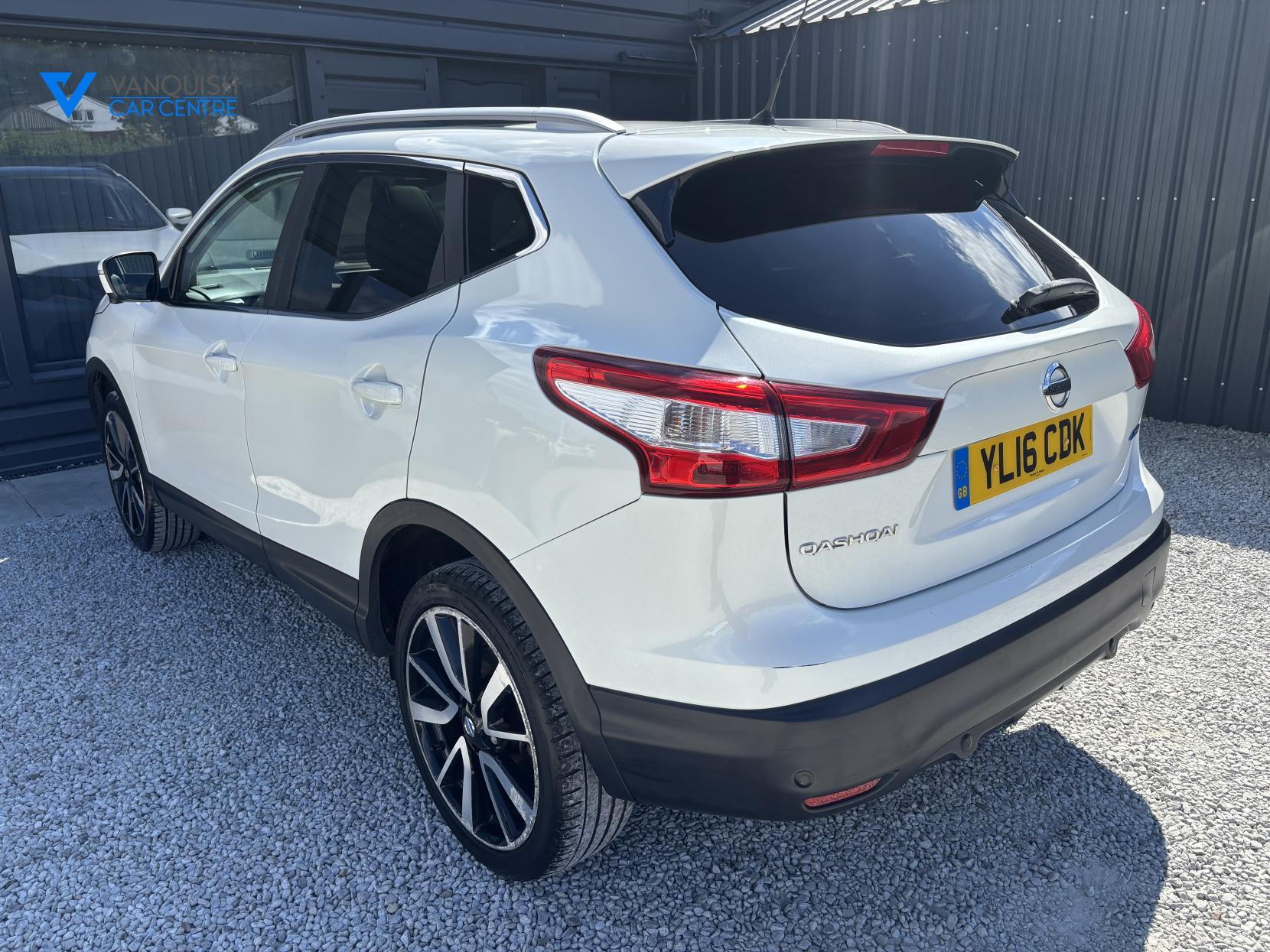 Nissan Qashqai 1.5 dCi Tekna SUV 5dr Diesel Manual 2WD Euro 6 (s/s) (110 ps)