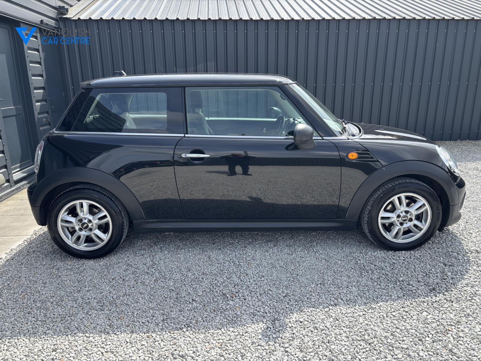 MINI Hatch 1.6 One D Hatchback 3dr Diesel Manual Euro 5 (s/s) (90 ps)