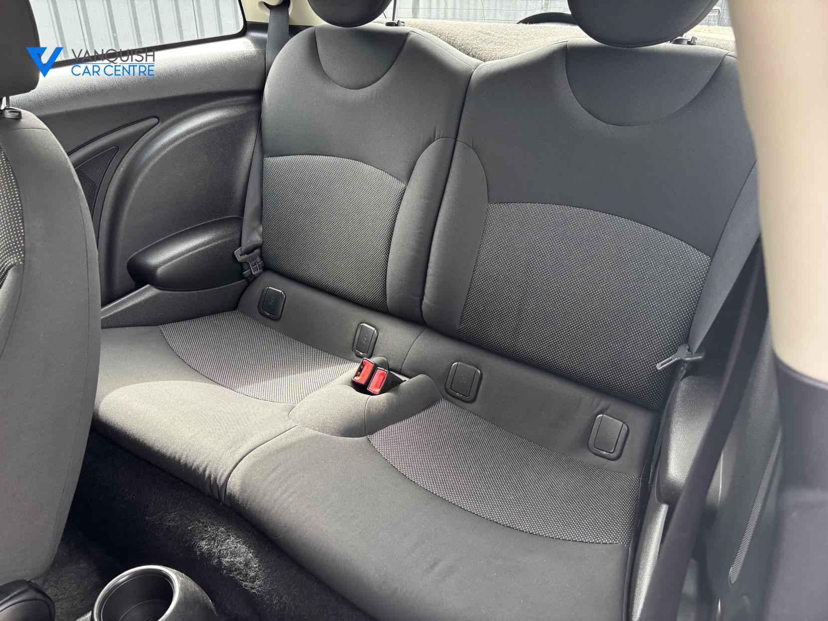MINI Hatch 1.6 One D Hatchback 3dr Diesel Manual Euro 5 (s/s) (90 ps)