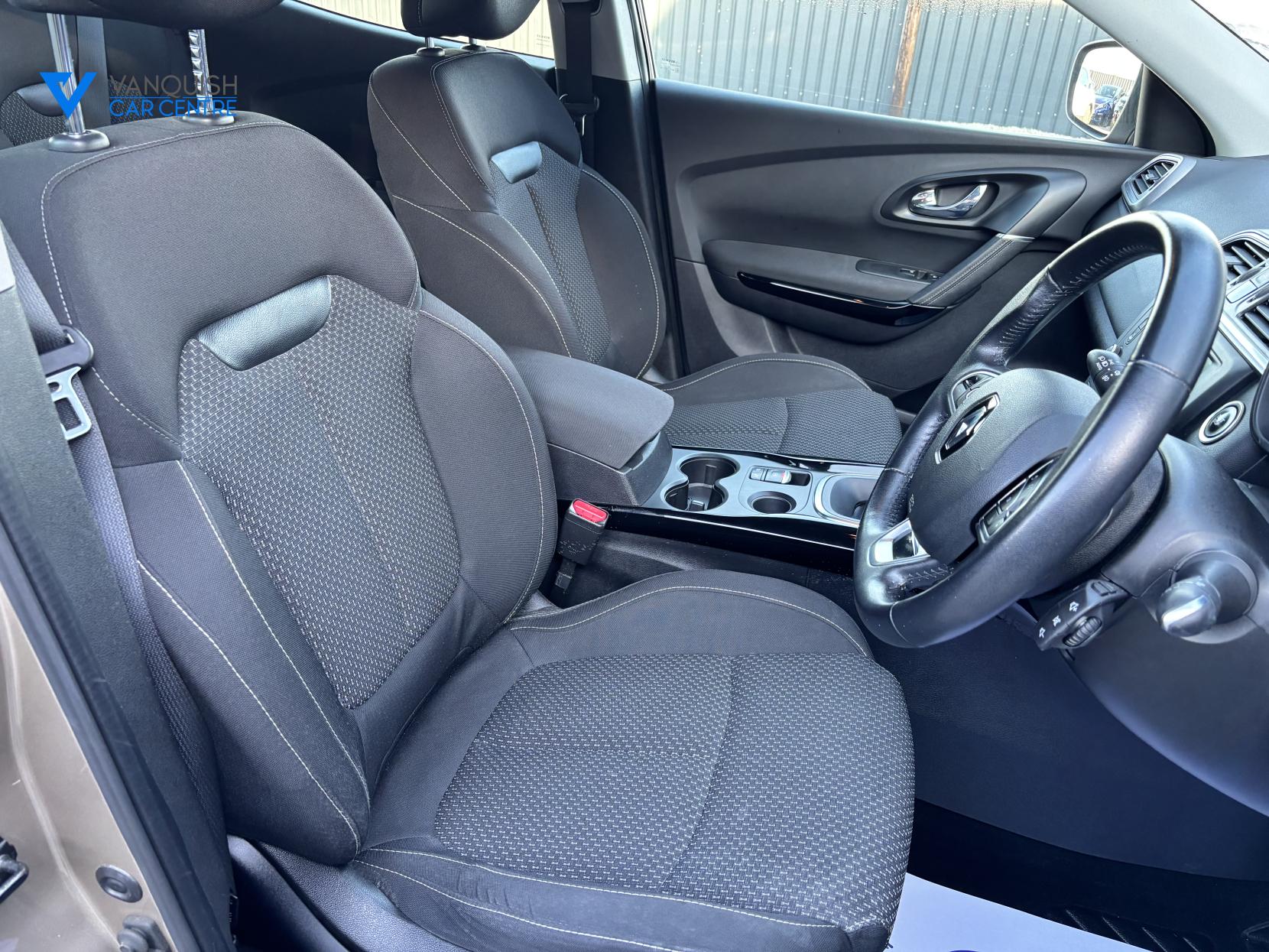 Renault Kadjar 1.5 dCi Dynamique Nav SUV 5dr Diesel EDC Euro 6 (s/s) (110 ps)