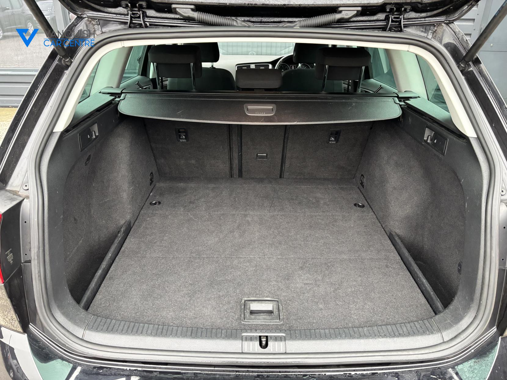 Volkswagen Golf 1.6 TDI SE Nav Estate 5dr Diesel DSG Euro 6 (s/s) (115 ps)