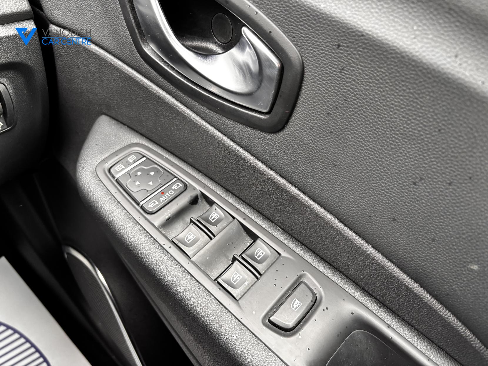 Renault Captur 1.5 dCi ENERGY Dynamique S Nav SUV 5dr Diesel Manual Euro 6 (s/s) (90 ps)