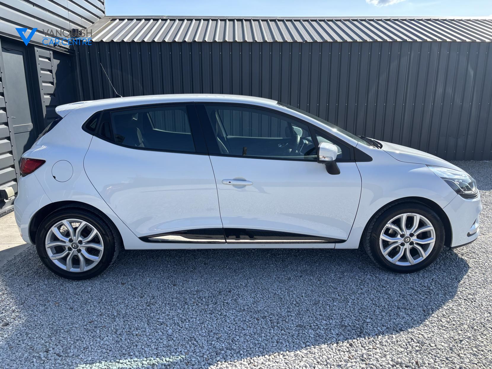 Renault Clio 1.2 16V Dynamique Nav Hatchback 5dr Petrol Manual Euro 6 (75 ps)