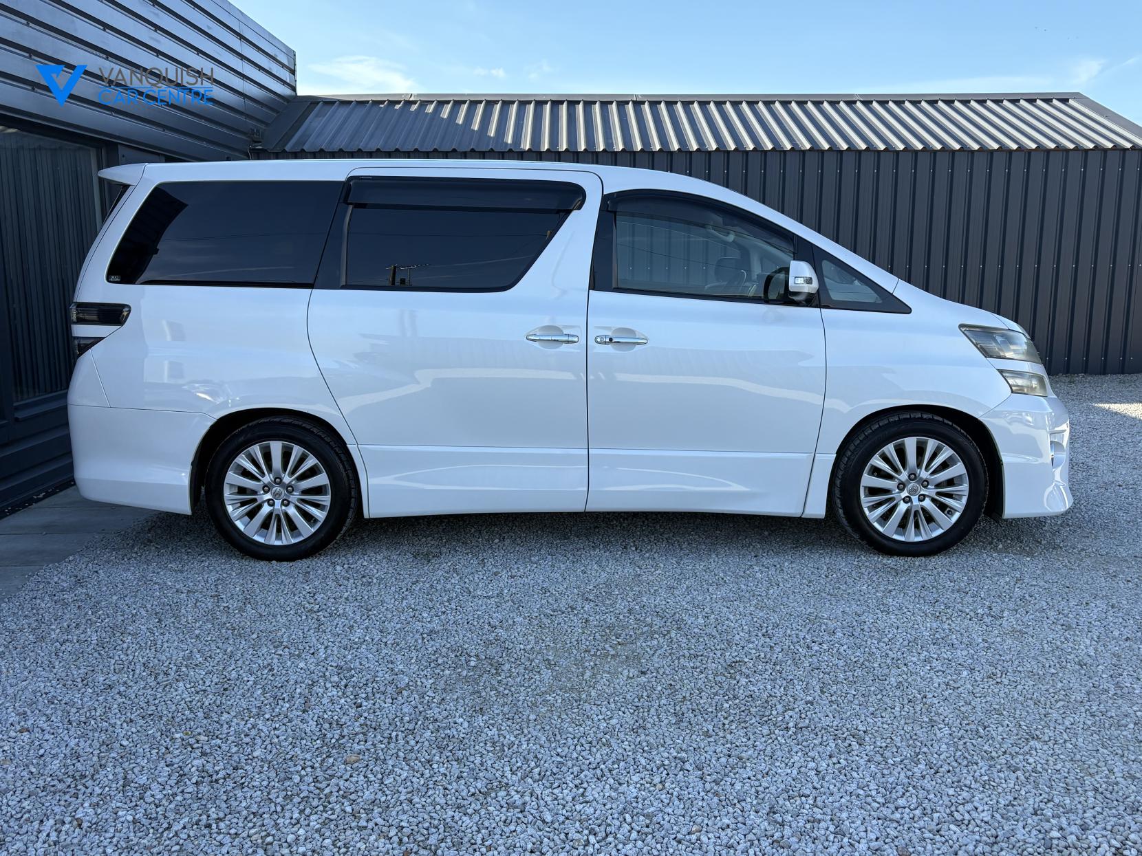 Toyota Vellfire 2400