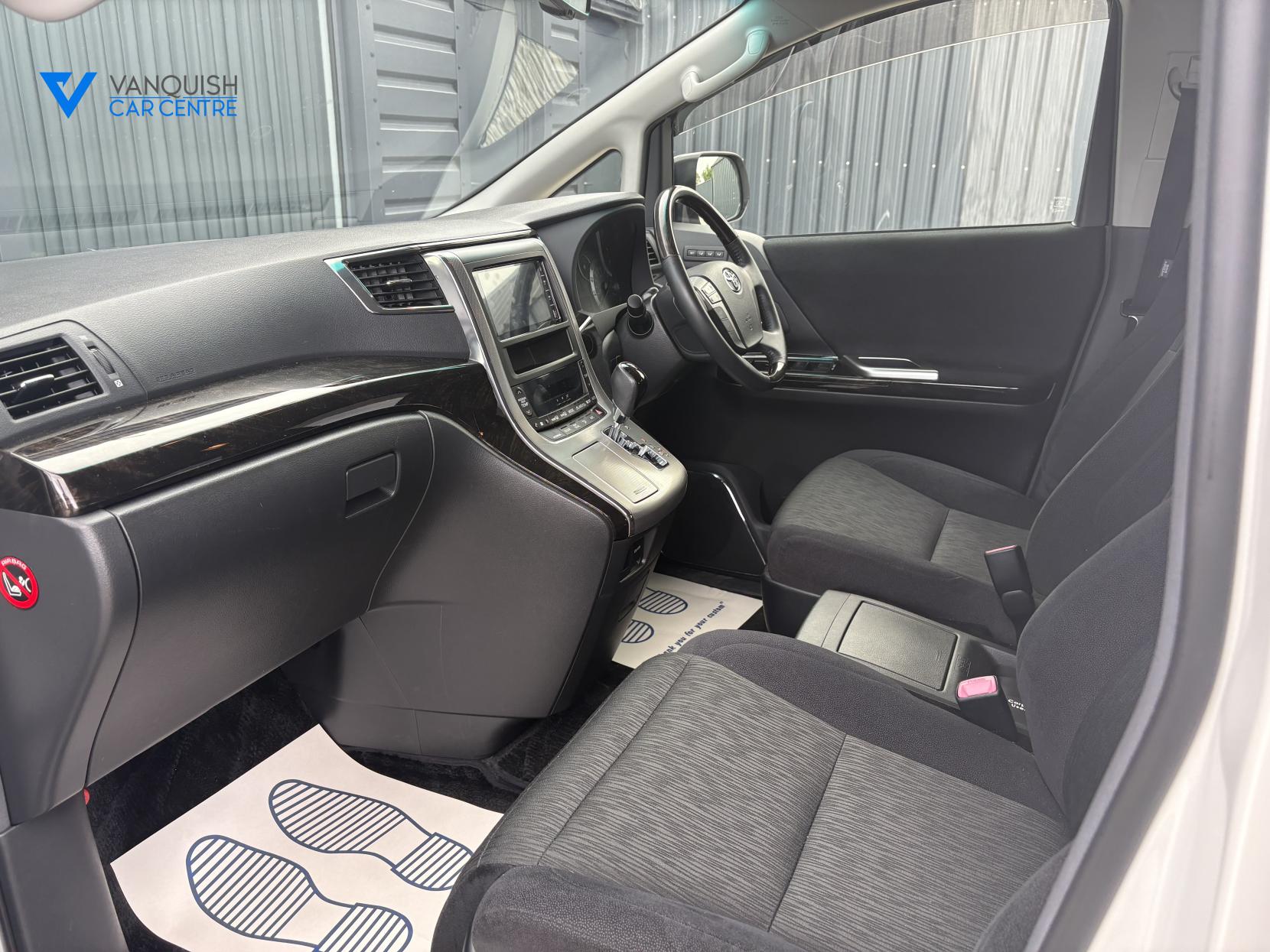 Toyota Vellfire 2400