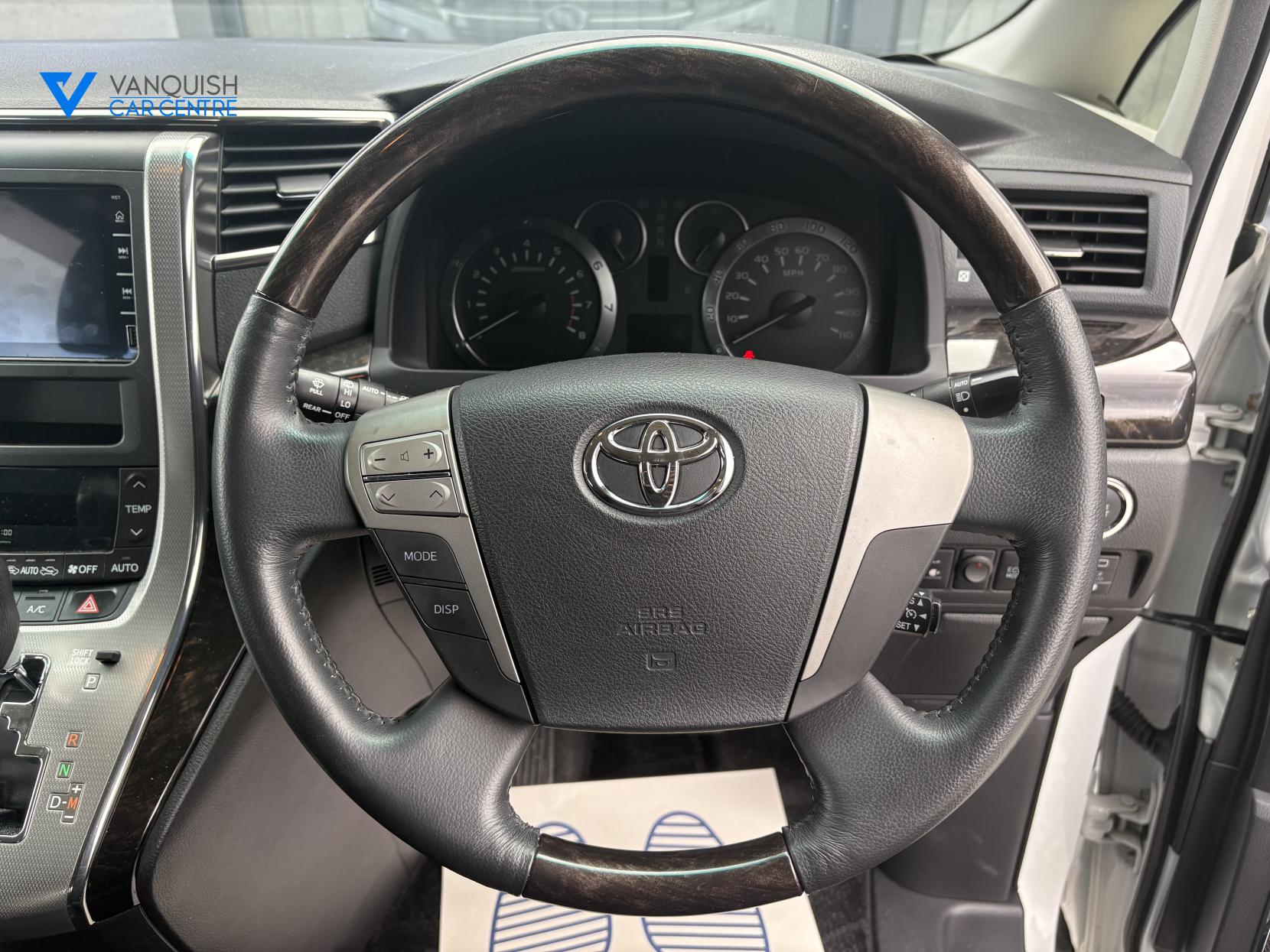 Toyota Vellfire 2400