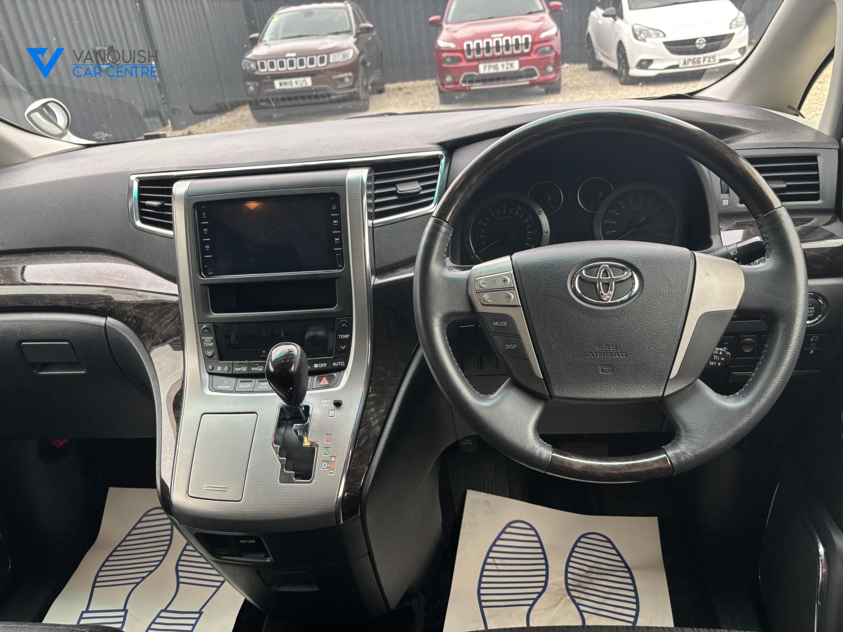 Toyota Vellfire 2400