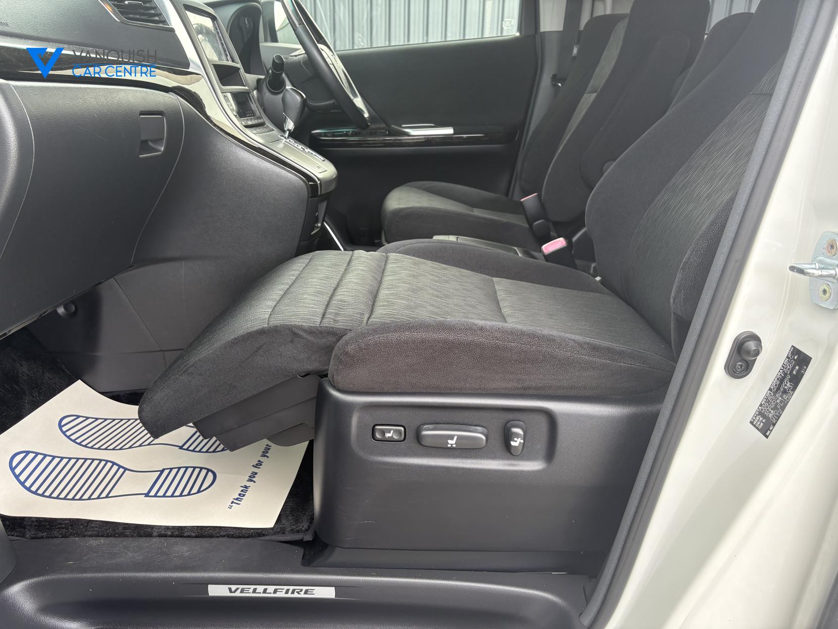 Toyota Vellfire 2400