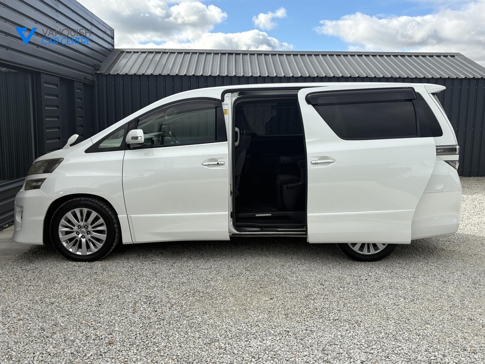 Toyota Vellfire 2400