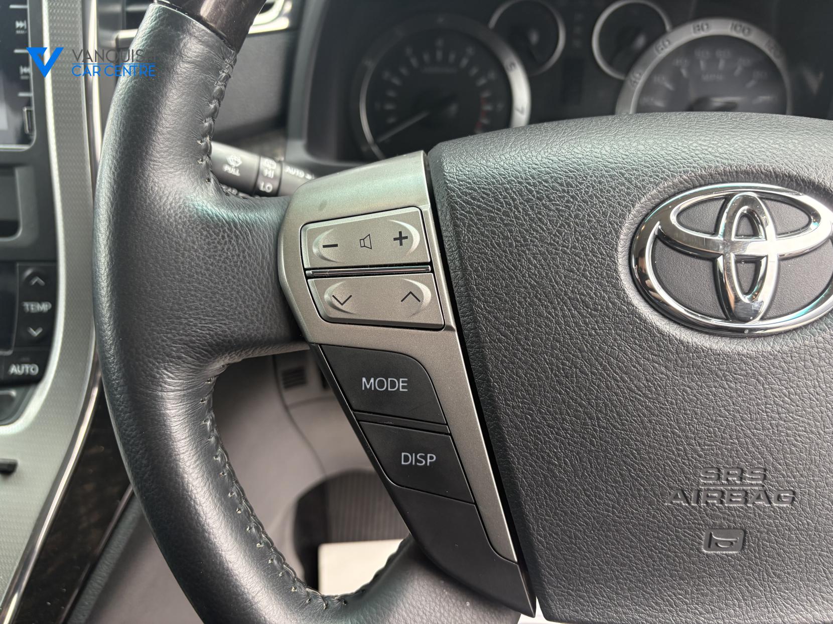 Toyota Vellfire 2400