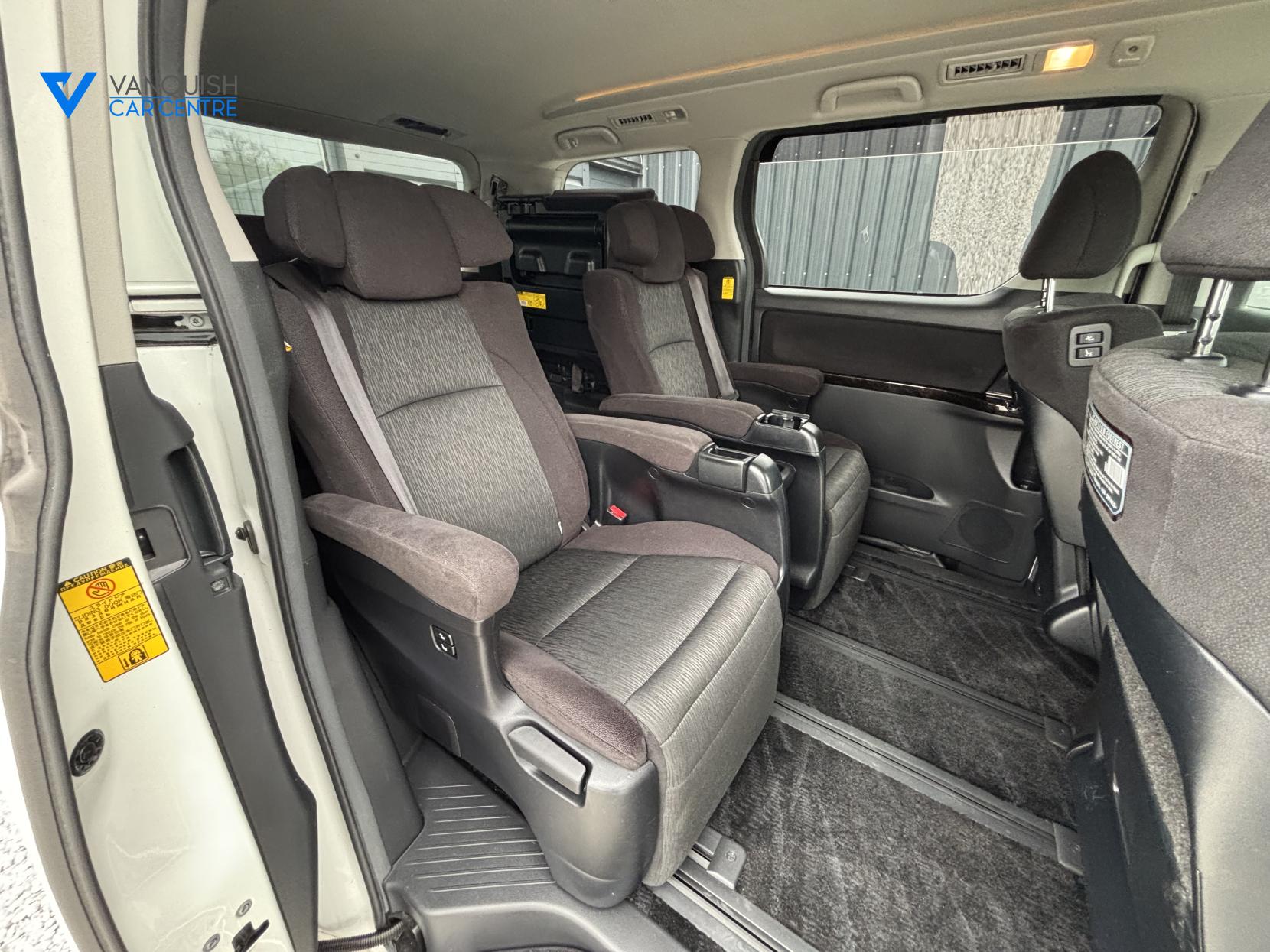 Toyota Vellfire 2400