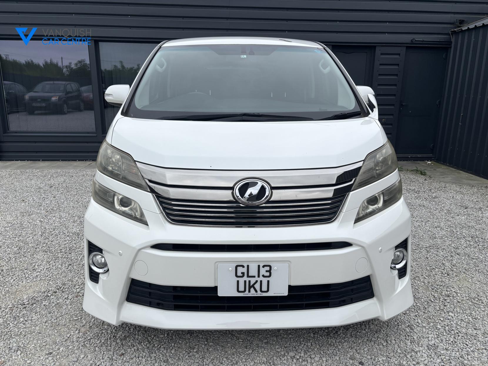Toyota Vellfire 2400