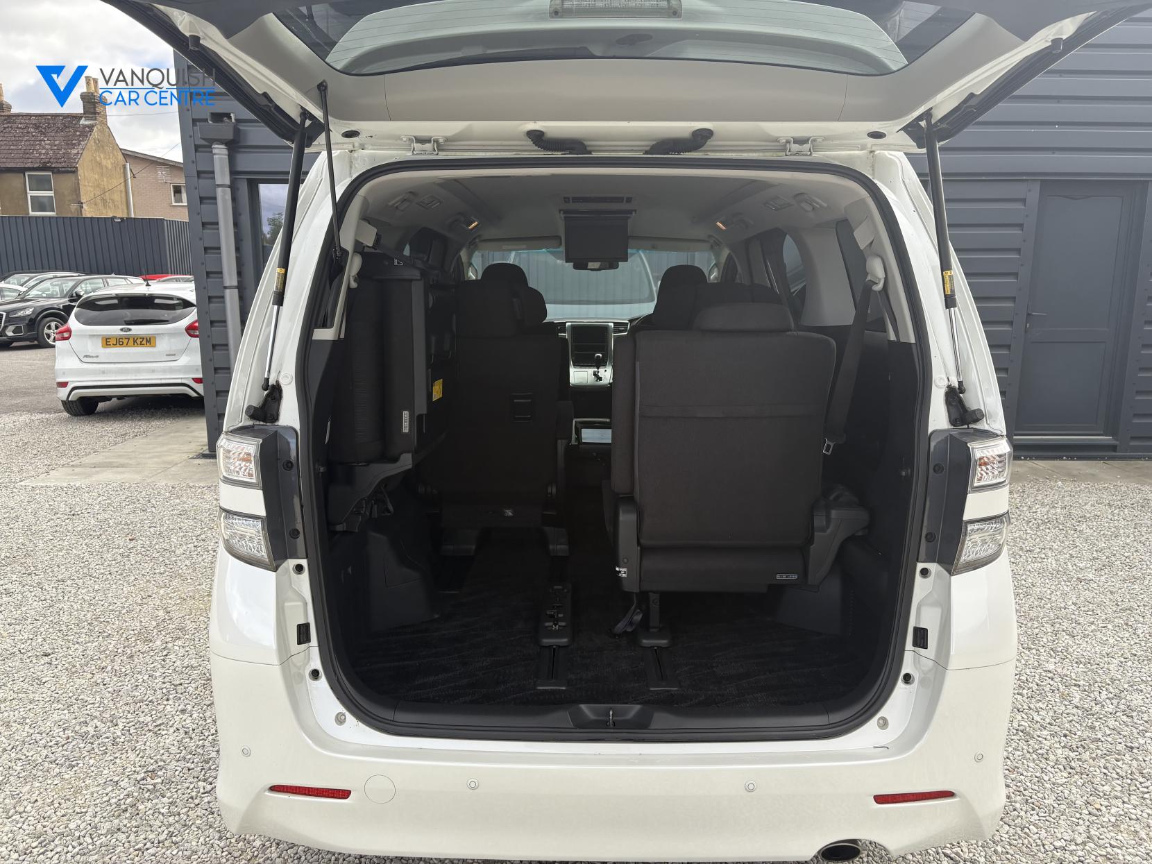 Toyota Vellfire 2400