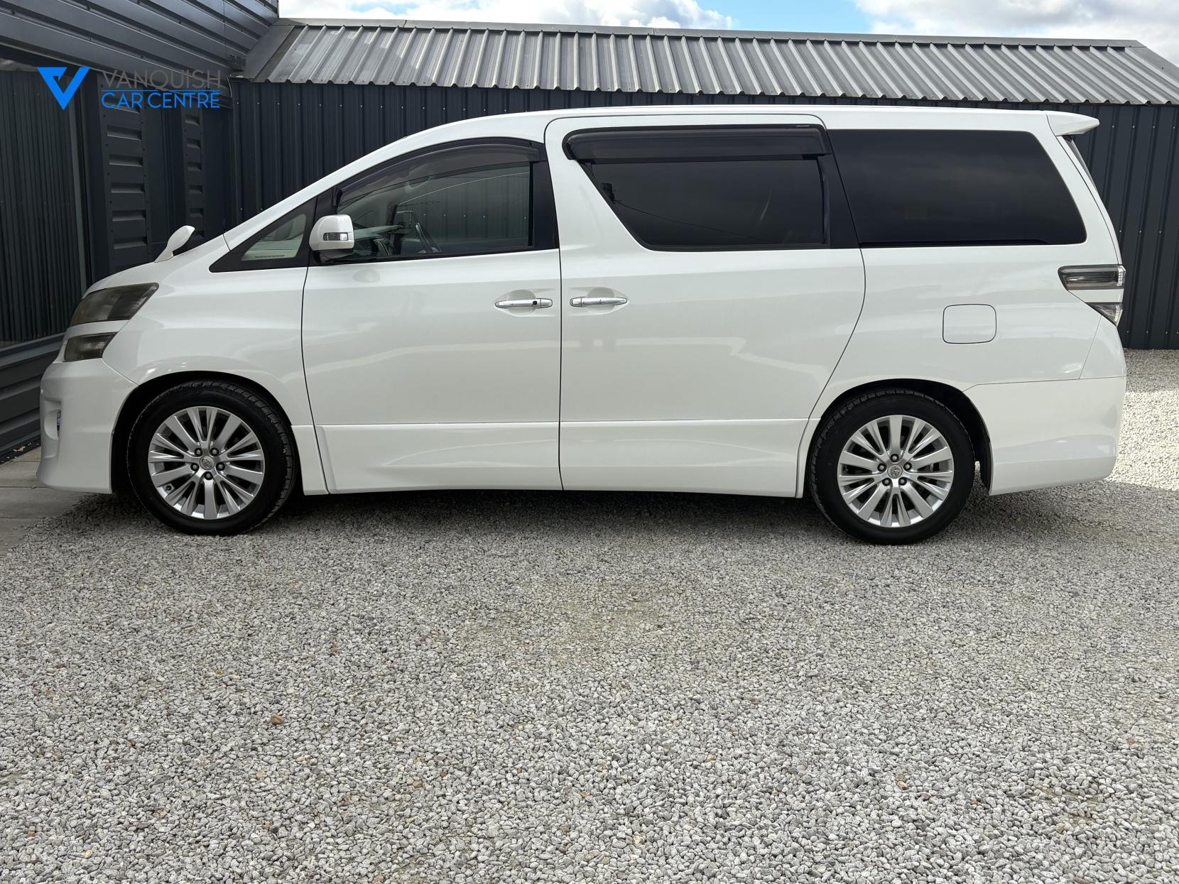 Toyota Vellfire 2400