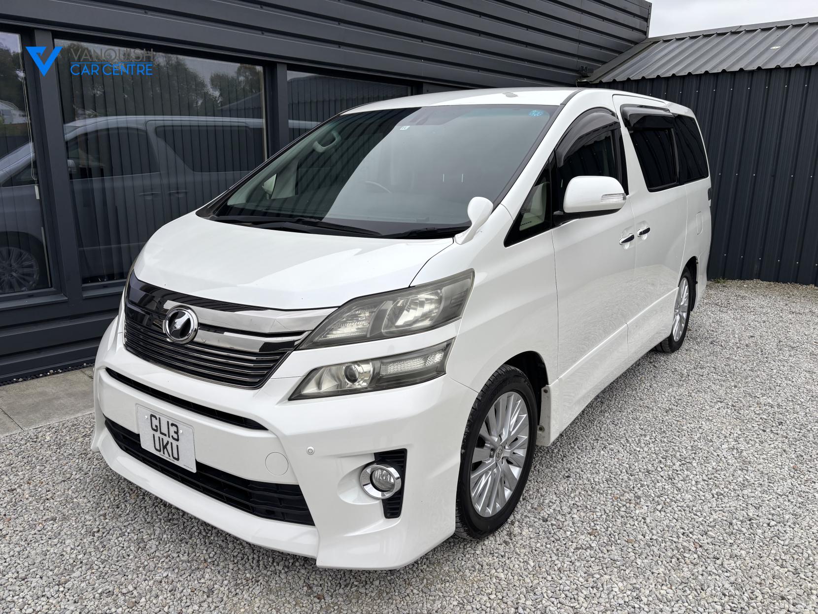 Toyota Vellfire 2400