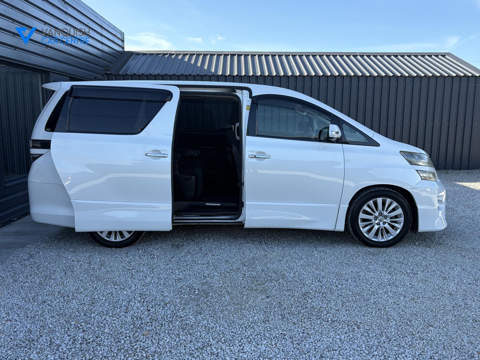 Toyota Vellfire 2400
