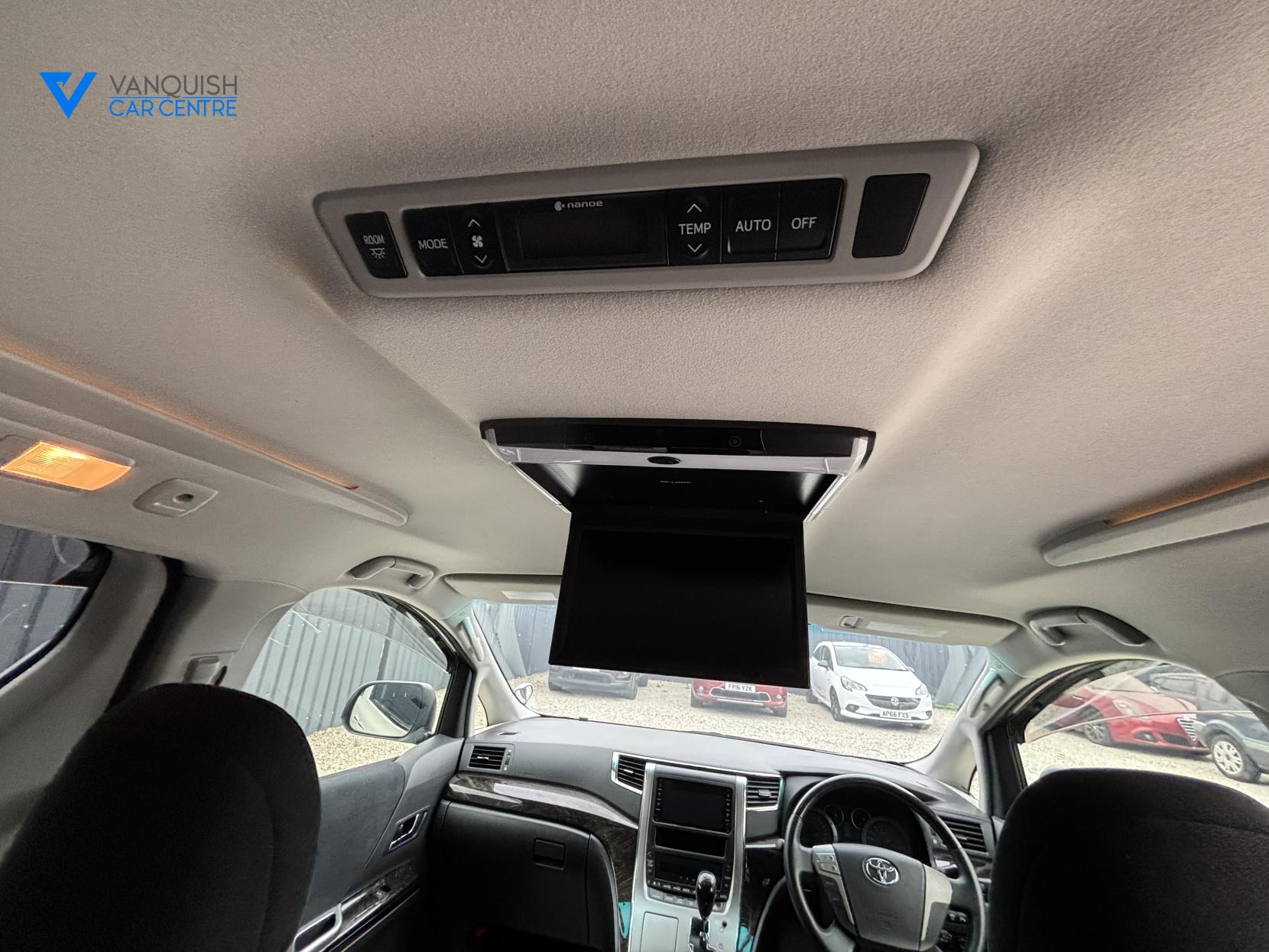 Toyota Vellfire 2400