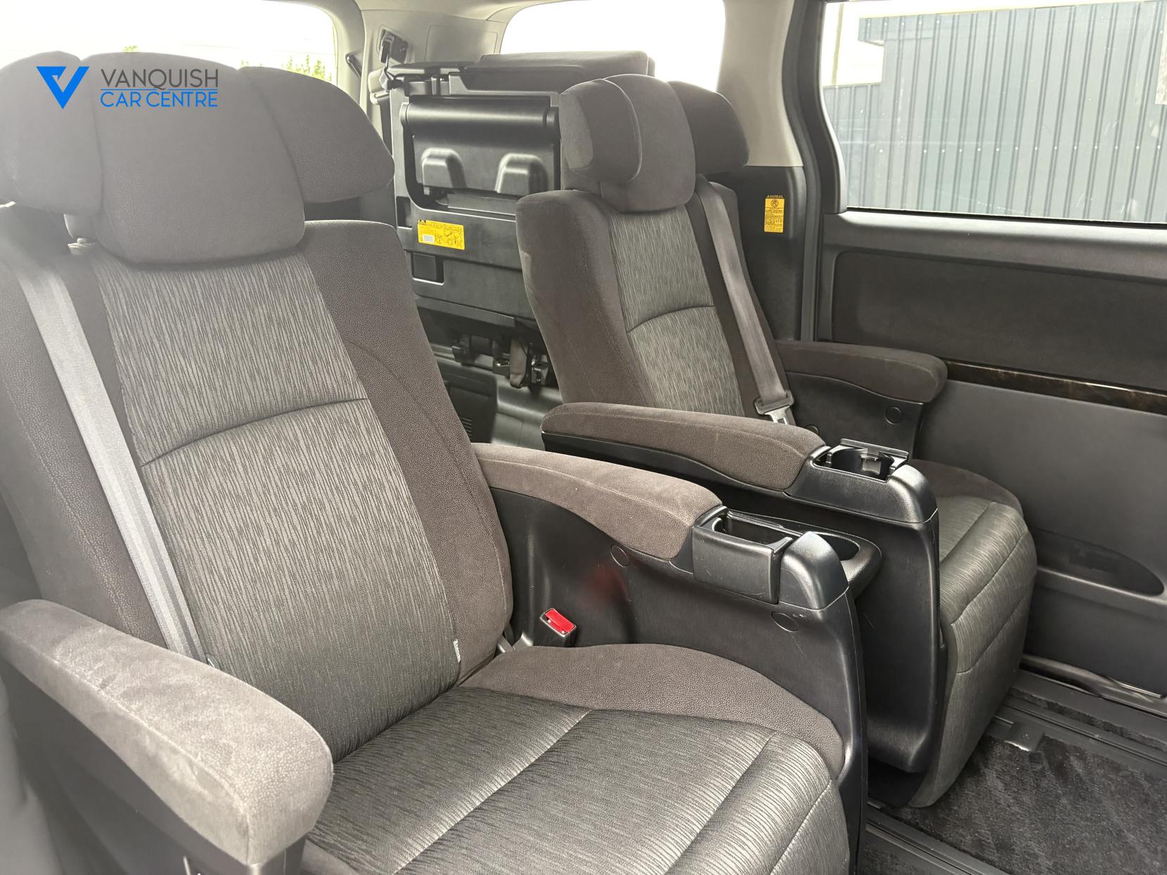 Toyota Vellfire 2400