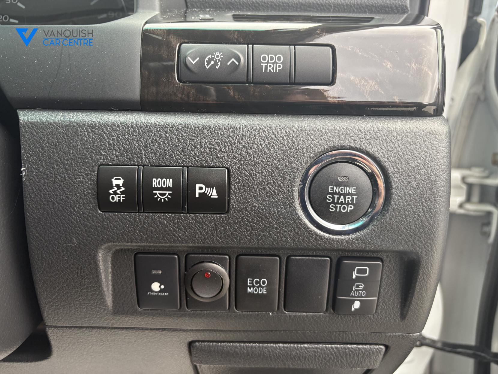 Toyota Vellfire 2400