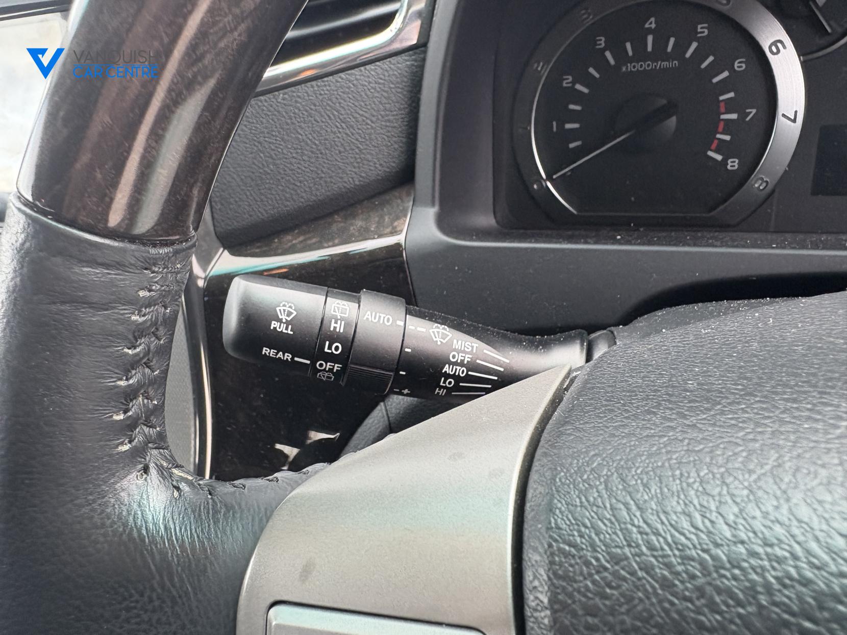 Toyota Vellfire 2400
