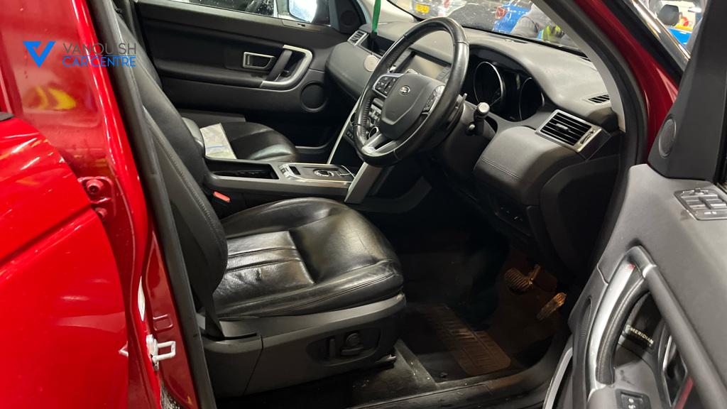 Land Rover Discovery Sport 2.0 TD4 HSE Black SUV 5dr Diesel Auto 4WD Euro 6 (s/s) (180 ps)