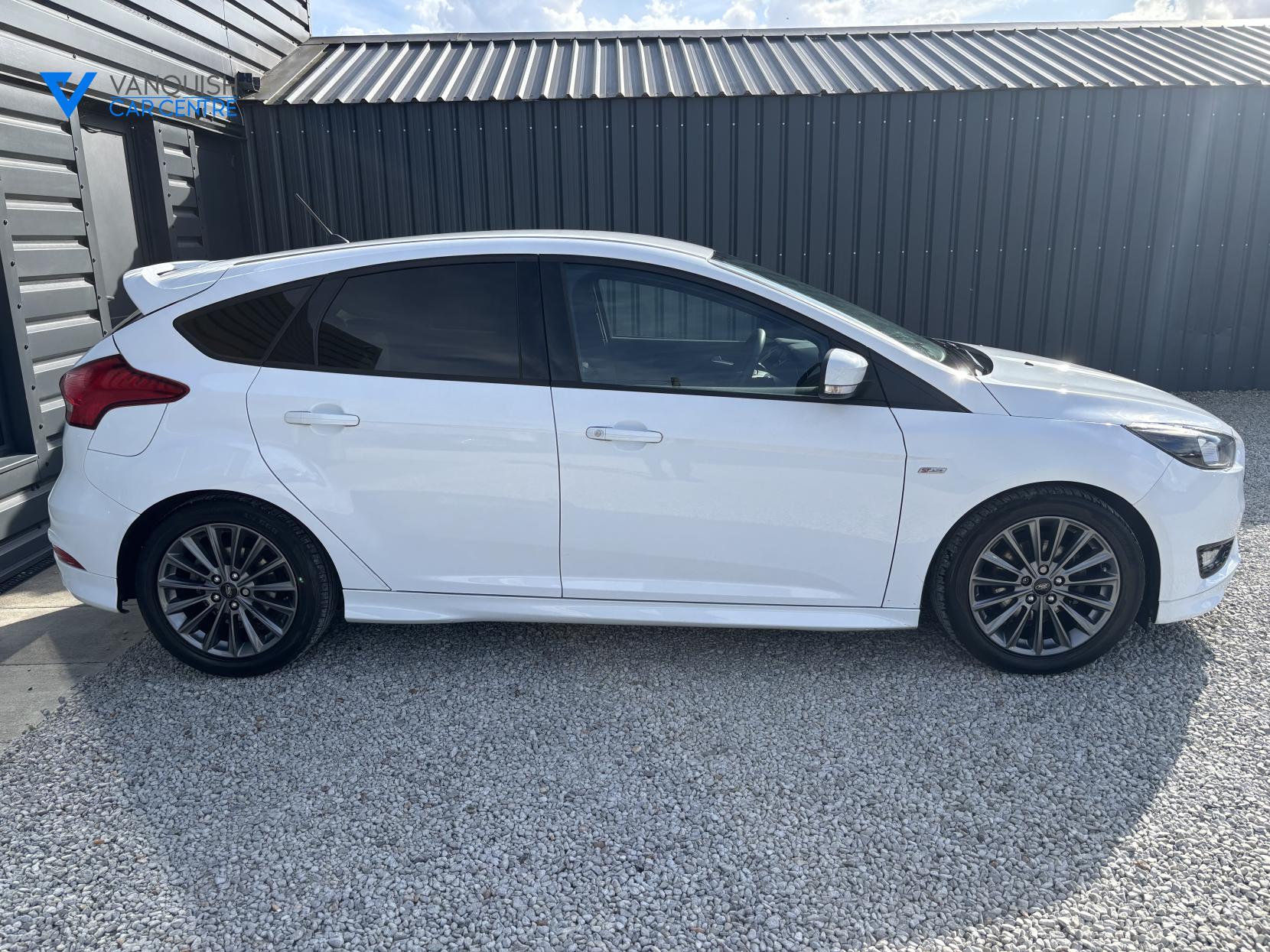 Ford Focus 1.0T EcoBoost ST-Line Hatchback 5dr Petrol Manual Euro 6 (s/s) (140 ps)
