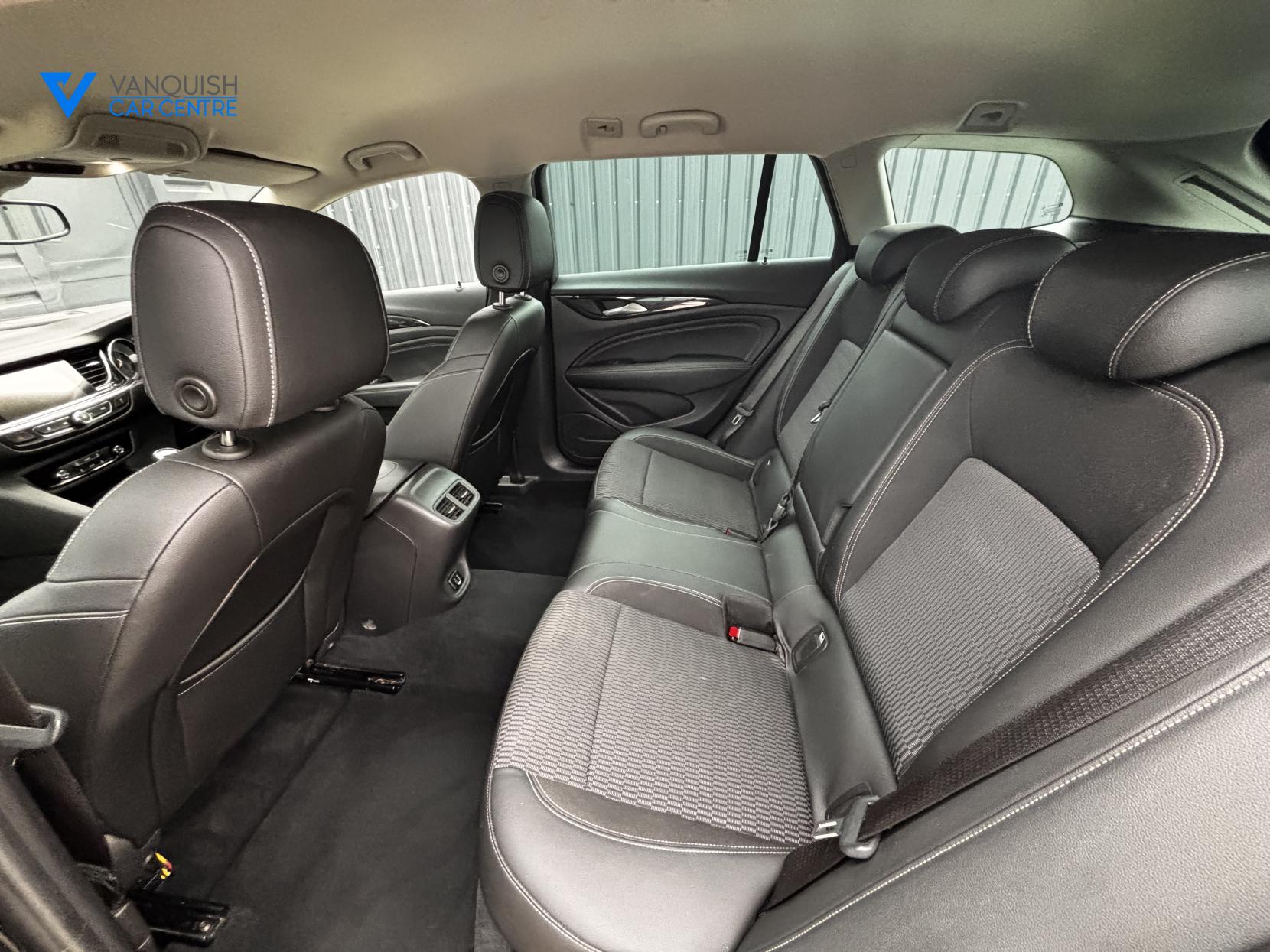 Vauxhall Insignia 2.0 Turbo D BlueInjection SRi Nav Sports Tourer 5dr Diesel Manual Euro 6 (s/s) (170 ps)