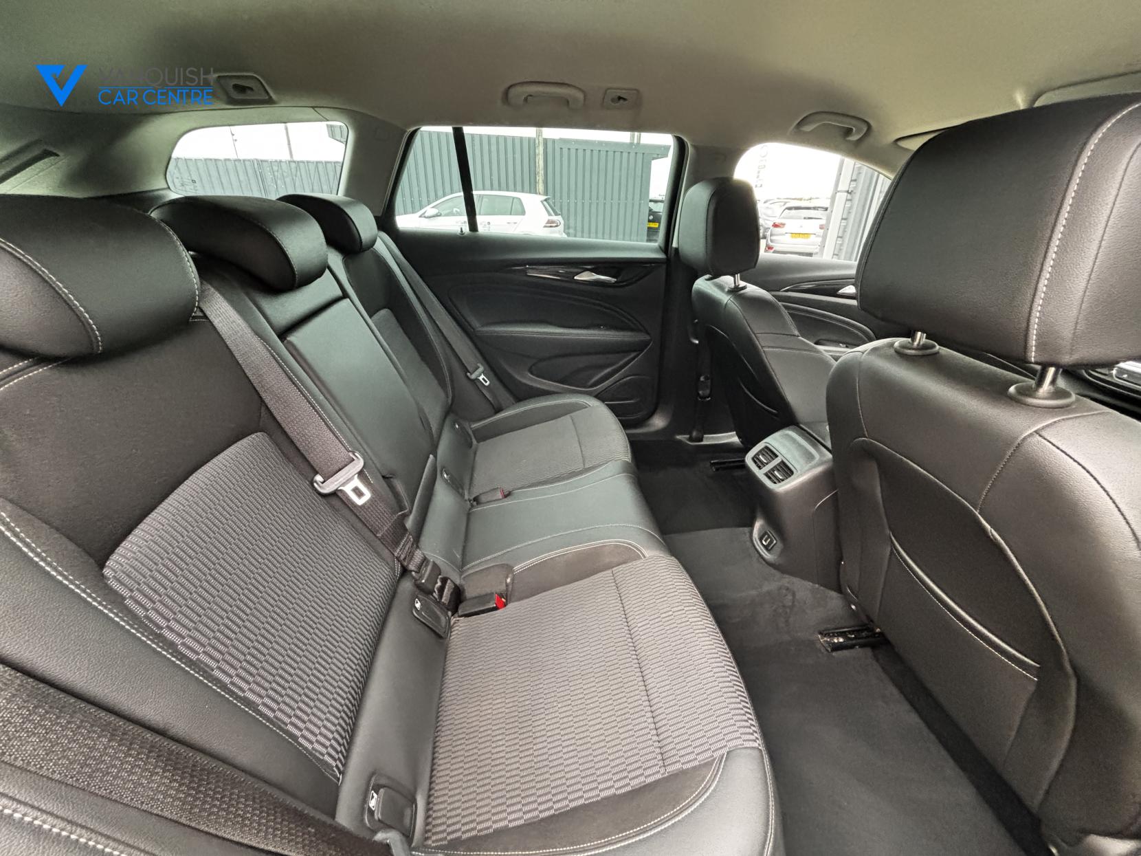 Vauxhall Insignia 2.0 Turbo D BlueInjection SRi Nav Sports Tourer 5dr Diesel Manual Euro 6 (s/s) (170 ps)