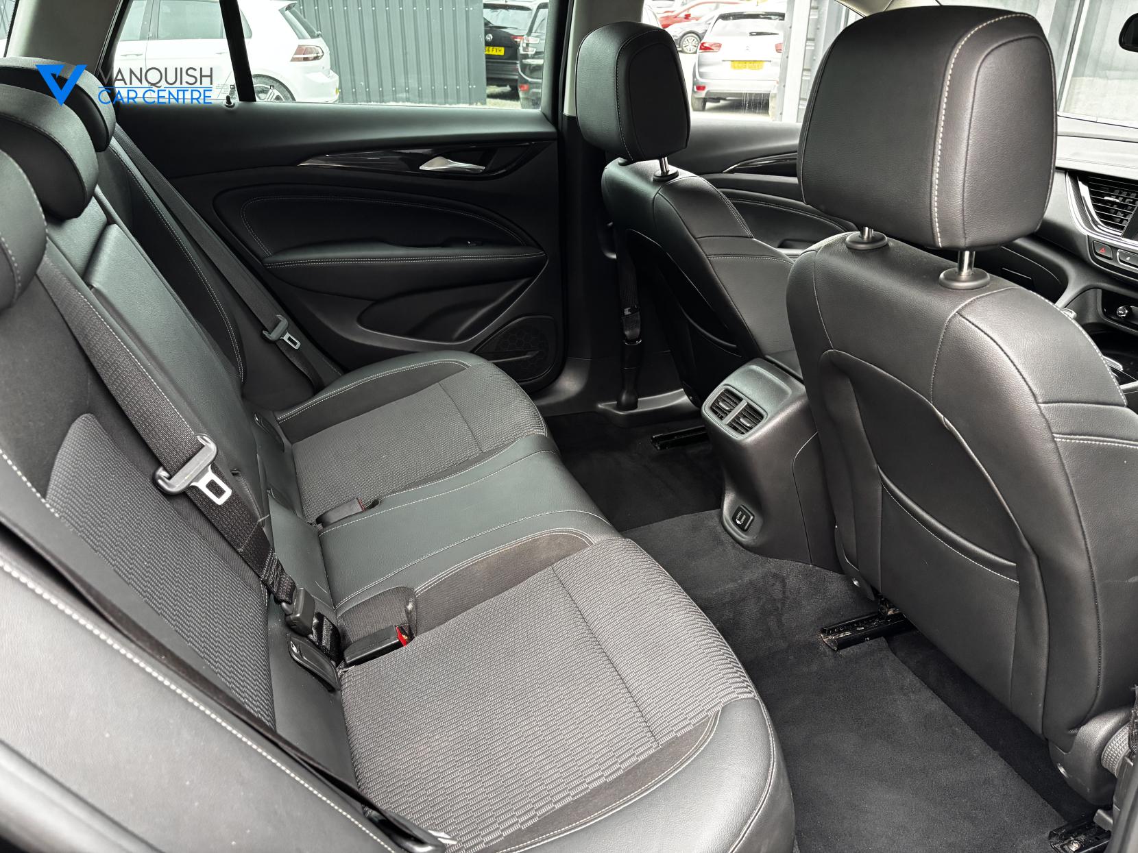 Vauxhall Insignia 2.0 Turbo D BlueInjection SRi Nav Sports Tourer 5dr Diesel Manual Euro 6 (s/s) (170 ps)