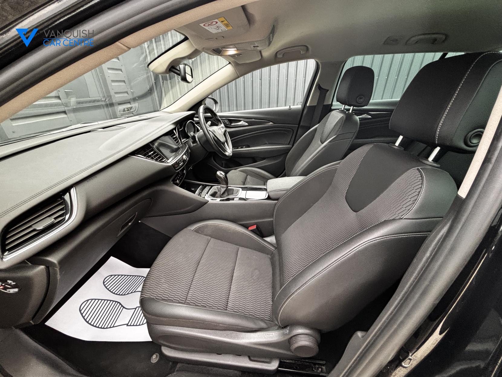 Vauxhall Insignia 2.0 Turbo D BlueInjection SRi Nav Sports Tourer 5dr Diesel Manual Euro 6 (s/s) (170 ps)