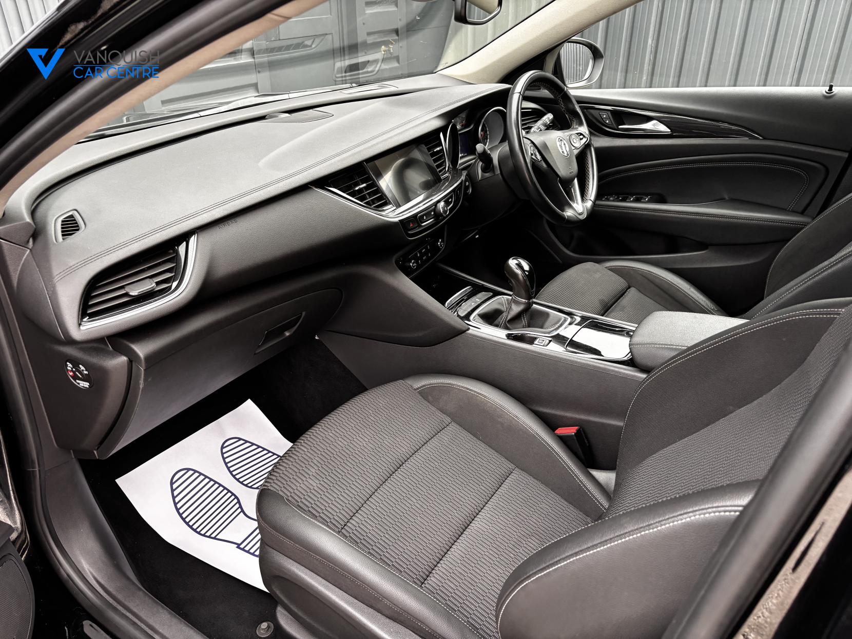 Vauxhall Insignia 2.0 Turbo D BlueInjection SRi Nav Sports Tourer 5dr Diesel Manual Euro 6 (s/s) (170 ps)