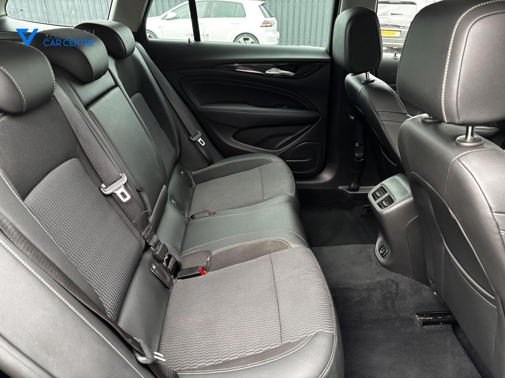 Vauxhall Insignia 2.0 Turbo D BlueInjection SRi Nav Sports Tourer 5dr Diesel Manual Euro 6 (s/s) (170 ps)