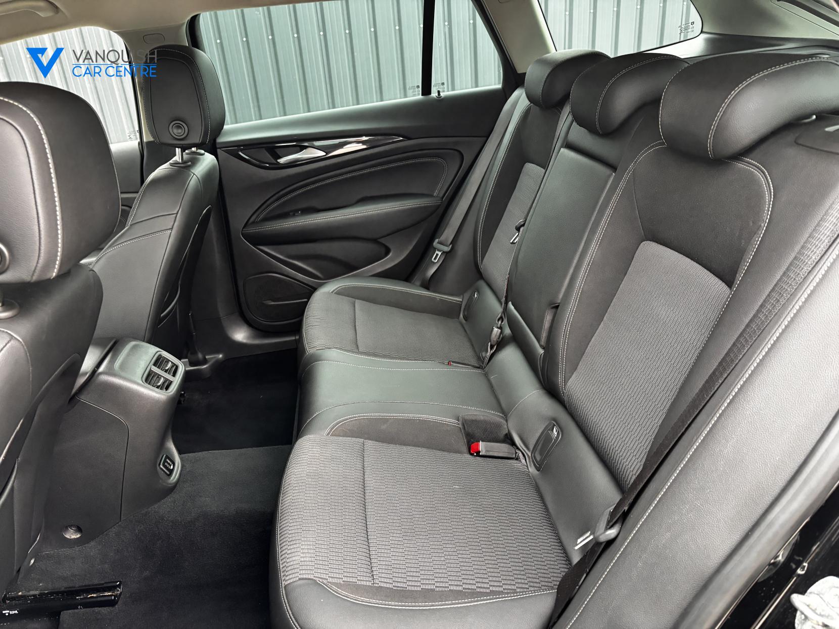 Vauxhall Insignia 2.0 Turbo D BlueInjection SRi Nav Sports Tourer 5dr Diesel Manual Euro 6 (s/s) (170 ps)