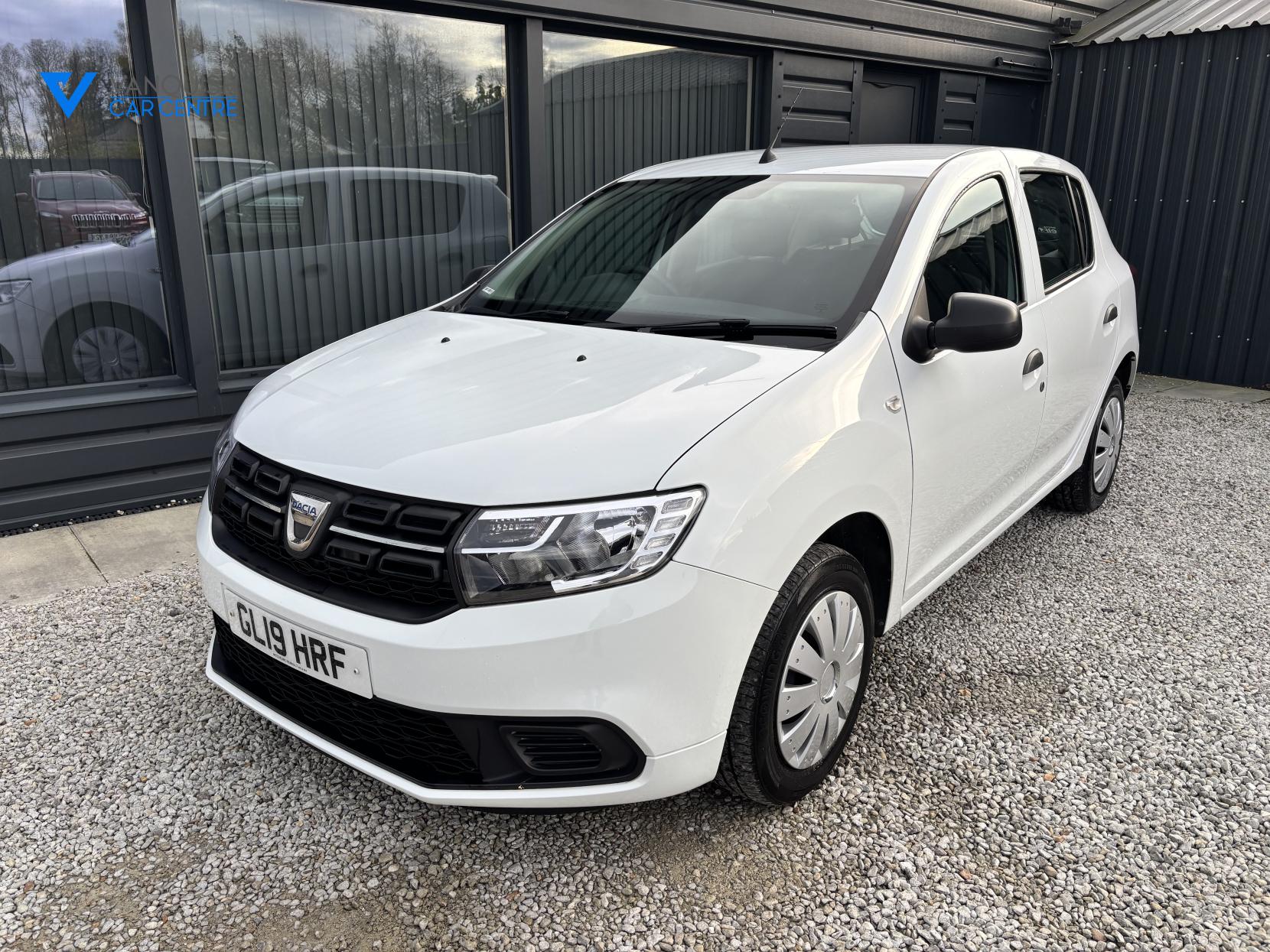 Dacia Sandero 1.0 SCe Essential Hatchback 5dr Petrol Manual Euro 6 (75 ps)