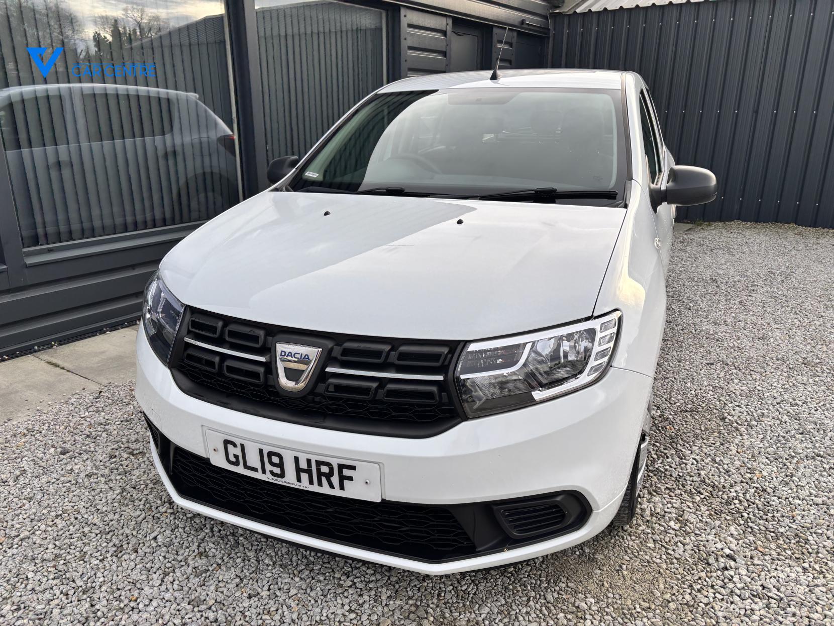 Dacia Sandero 1.0 SCe Essential Hatchback 5dr Petrol Manual Euro 6 (75 ps)