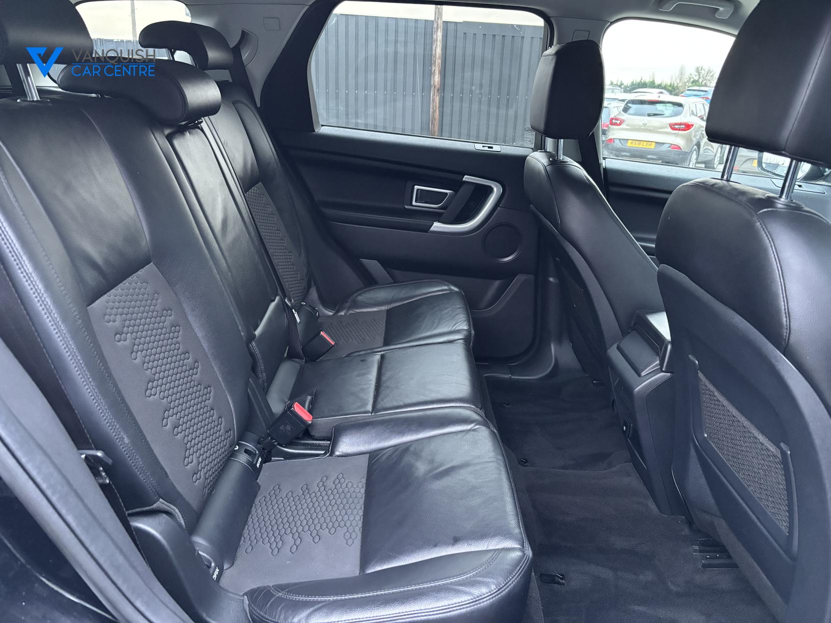 Land Rover Discovery Sport 2.0 TD4 SE Tech SUV 5dr Diesel Manual 4WD Euro 6 (s/s) (180 ps)